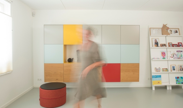 <p>wandkast met flexibele indeling</p>