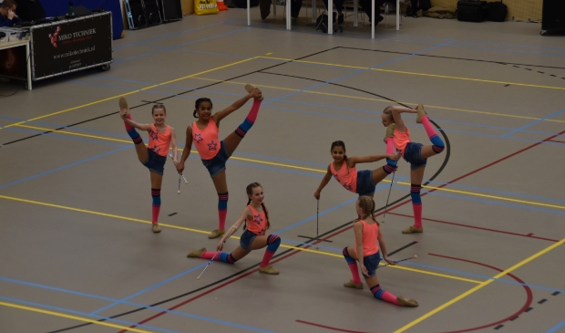 <p>De jongste leden in actie. Een van de laatste twirl wedstrijden bij De Boomtoppers.</p>