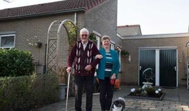 <p>Door en Dirk zijn tevreden met nieuwe verflaag op de woning.</p>