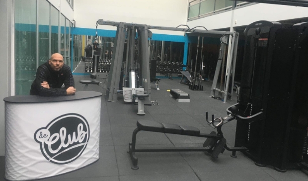 <p>Mede-eigenaar Jasper de Knegt in Sportcentrum De Club. Hier wordt al weken niet meer getraind.</p>