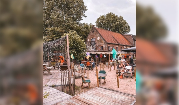<p>Drijfriemenfabriek definitief naar Oerkap.</p>