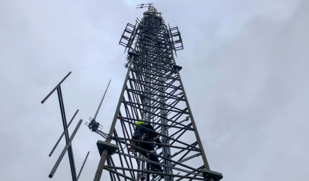 <p>De antenne-installatie is aangepast om digitale radio-uitzendingen mogelijk te maken.</p>