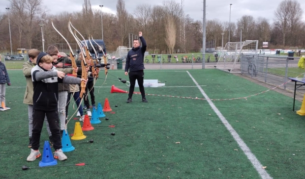 <p>De handboogclinic was een groot succes.</p>