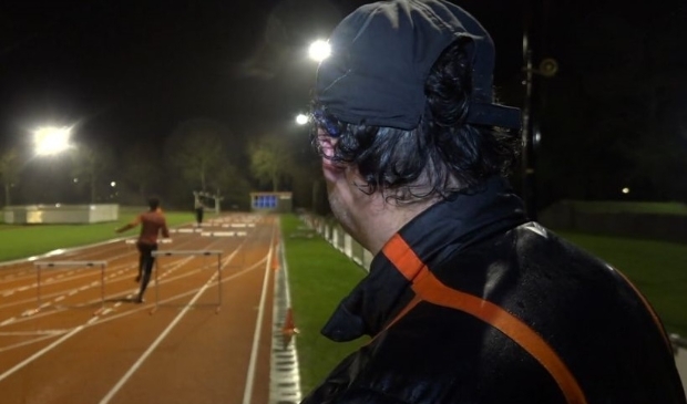 Korving op de atletiekbaan van Hera op sportpark De Vork.