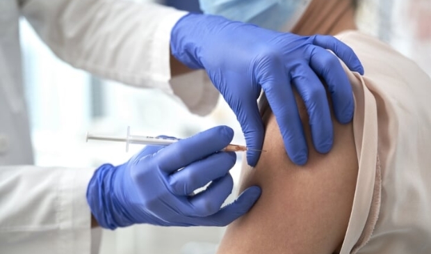 <p>Morgen start het vaccineren in de regio Kennemerland. Wat moet je nog weten?</p>