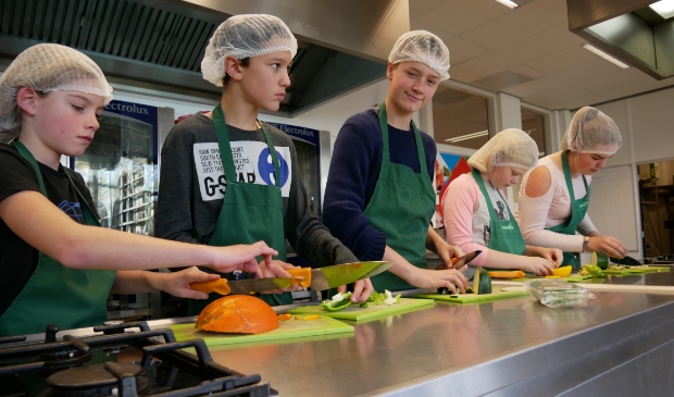 <p>Kijk mee en volg de leerlingen van het Clusiuscollege online.</p>