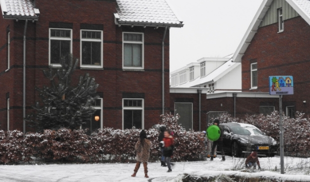 <p>Bij Duin & Bosch sneeuwballen gooien.</p>