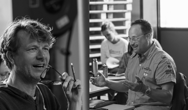 <p>Regisseur Martijn Schaeffer (l) en muzikaal leider Jeroen van Veldhuizen (r).</p>