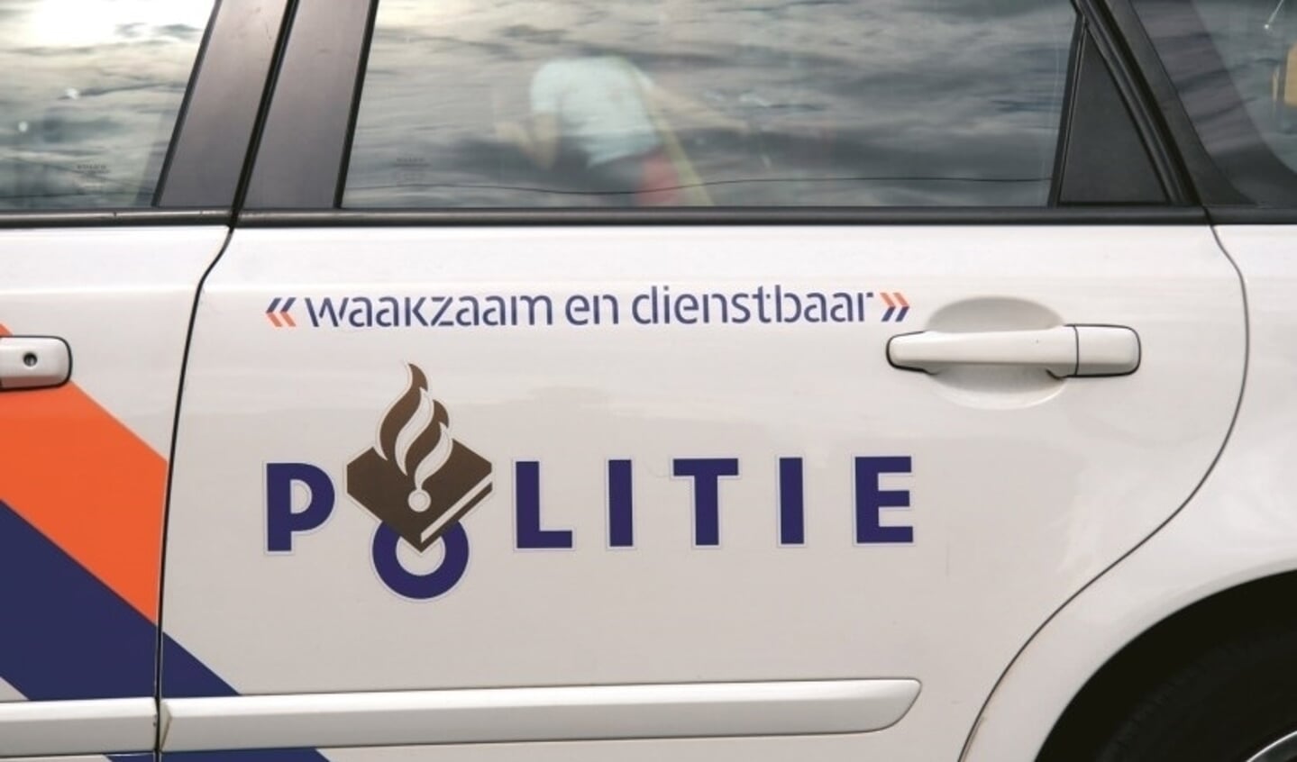 Bij controles op en industrieterrein in Volendam zijn gisteren, 2 december, vijf hennepkwekerijen opgerold, is er een illegale woning in beeld gekomen en werd er ontdekt dat (op drie plaatsen) onjuist is omgegaan met de opslag van gevaarlijke stoffen.
