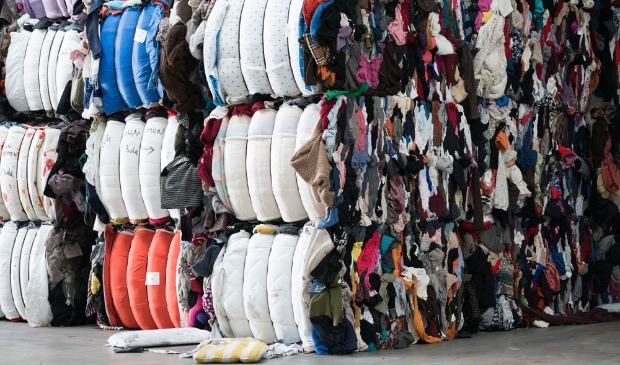 <p>De komende jaren krijgt de inzameling van textiel in de metropoolregio een flinke impuls </p>