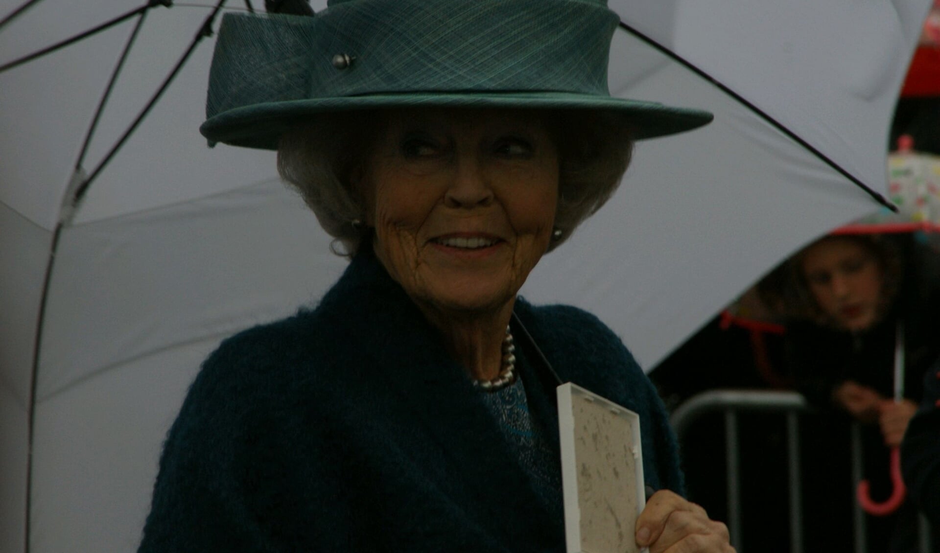 Prinses Beatrix bracht een bezoek aan de gerestaureerde Putmolen. 