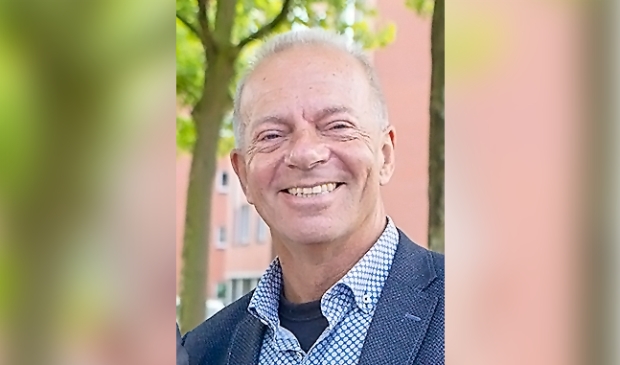 <p>Ronald Mauer,</p>