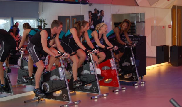 <p>Doe mee en werk je in het zweet voor het goede doel.</p>