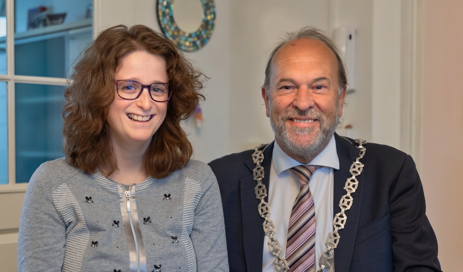 Selina Rootlieb en burgemeester Blase van Heerhugowaard hebben woensdag samen het Kieskompas gelanceerd.  