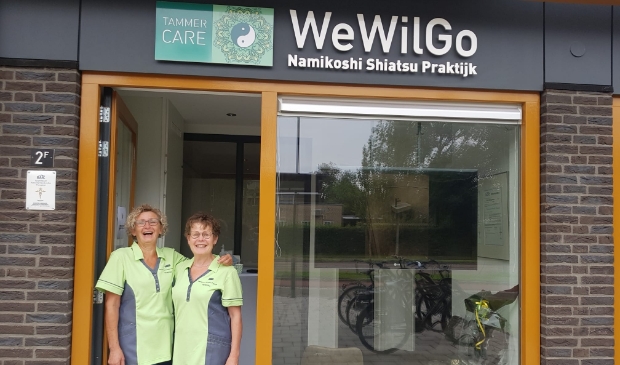 <p>Wilma Tamminga (rechts) met Gonny Laan Willemsen. </p>
