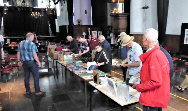 <p>Beeld van een eerdere boekenmarkt.</p>