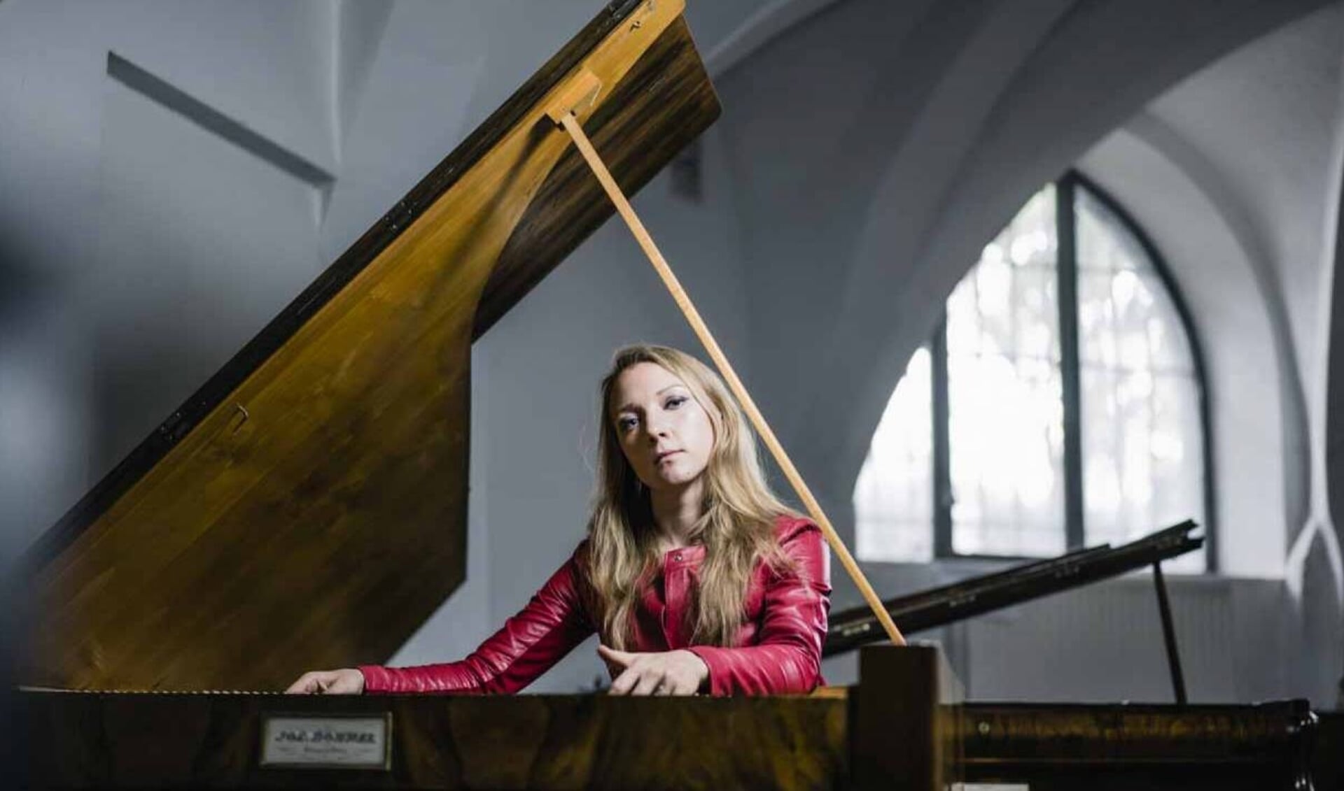 Olga Pashchenko speelt werken van Bach, Böhm en Buxtehude, vanuit de vleugel Beethoven.