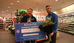 Cheque voor Voetbalvereniging Zwanenburg