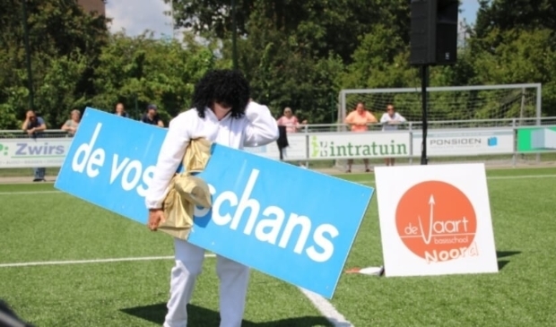 <p>Mascotte Hannibal is vorig jaar met pensioen gegaan: De Vosseschans is De Vaart.</p>