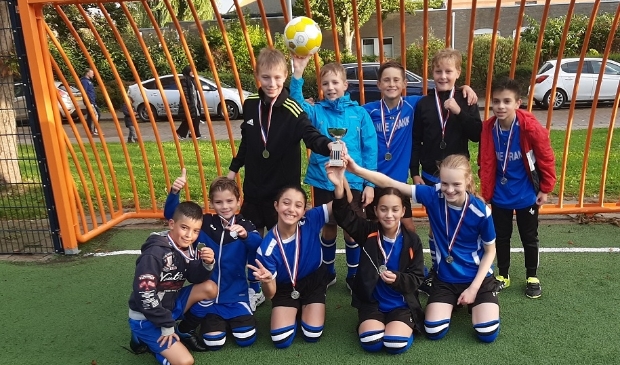 <p>Gemengd team van de Anne Frank.</p>