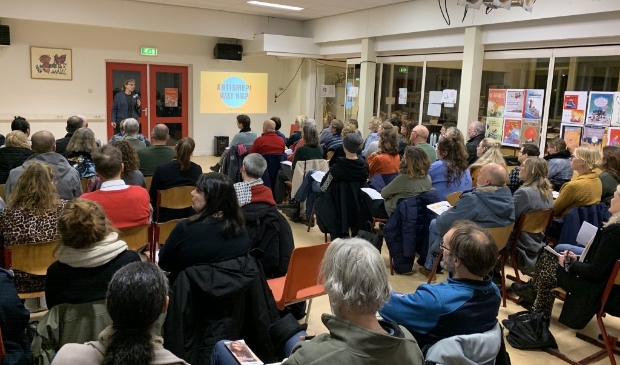 <p>Een van de presentaties tijdens het Auticafé Kennemerland. </p>