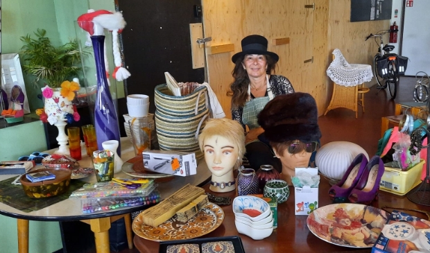 <p>Bij eerdere edities van de rommelmarkt van De Modestraat werden vele pareltjes gevonden.</p>