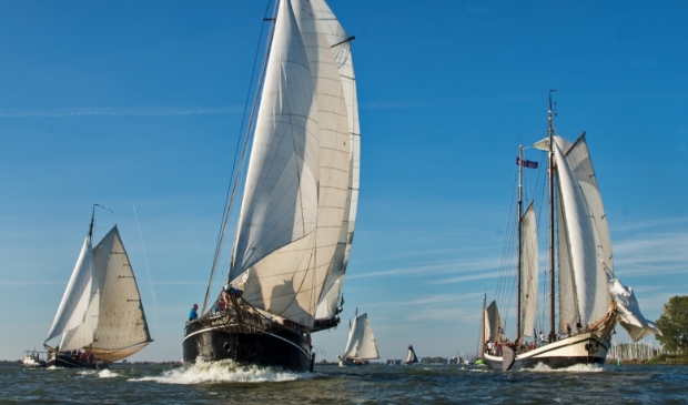 <p>Spectaculaire zeilbeelden Klipperrace. Zaterdagis start vanaf het Krabbersgat te aanschouwen.</p>