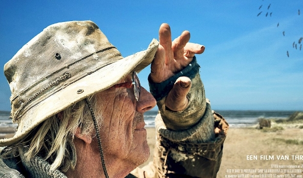 <p>Freek de Jonge is 'De Vogelwachter' in de gelijknamige film. </p>