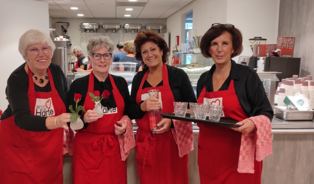 <p>Het team van de Landsmeerse vestiging staat voor u klaar.</p>