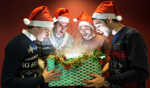 <p>Het duurt nog even voor het Kerstmis is, maar Rocking Up X-Mas Heerhugowaard is al druk bezig met de voorbereidingen. 'Een kerstpakket geven is bijna nog leuker dan er eentje krijgen."</p>