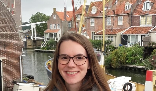 <p>Daphne Wouts brengt de geschiedenis van de stadsbibloitheek Enkhuizen in kaart: 'Mooier dan dit wordt het niet"</p>