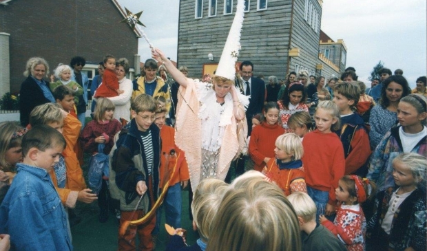 <p>Opening peuterspeelzaal 'De Sterrekinderen' met Ellen de Winter als fee.</p>