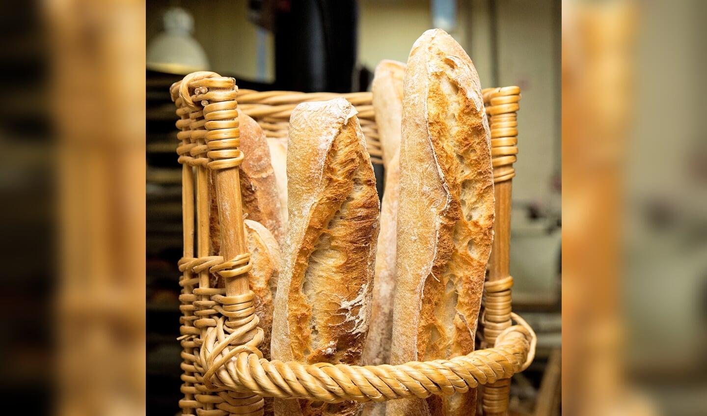 De KISS Bakery bakt stokbrood zoals het in Frankrijk smaakt; knapperig vers, luchtig en een feestje voor je smaakpapillen. 
