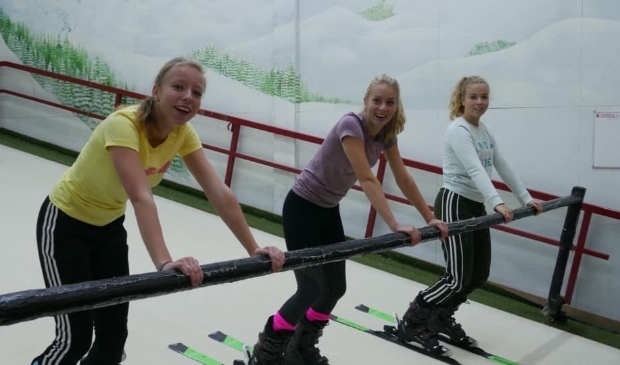 <p>Meiden skiën bij Berg en Bal in Castricum. Ben jij tussen de 12 en 35 jaar oud? Dan heb je geluk en mag je deelnemen aan deze activiteit. </p>