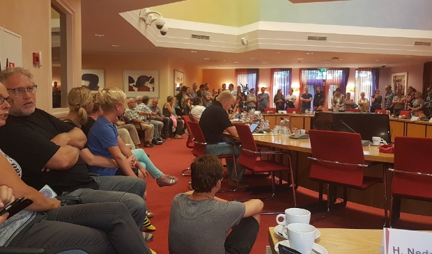 <p>Volle bak in de zaal van het gemeentehuis.</p>