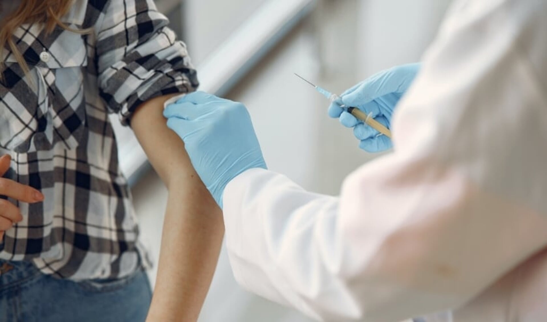 De test- en vaccinatielocatie in Den Helder worden vanaf maandag 25 oktober samengevoegd. 
