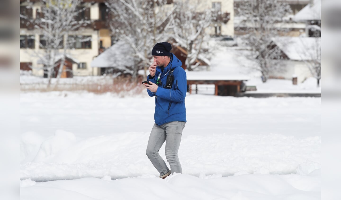 Willem Hut ploegt door de sneeuw op de Weissensee. ,,De teleurstelling in december was al heftig, maar het niet houden van dat NK kwam dubbel zo hard aan, omdat we dat echt niet zagen aankomen.’’