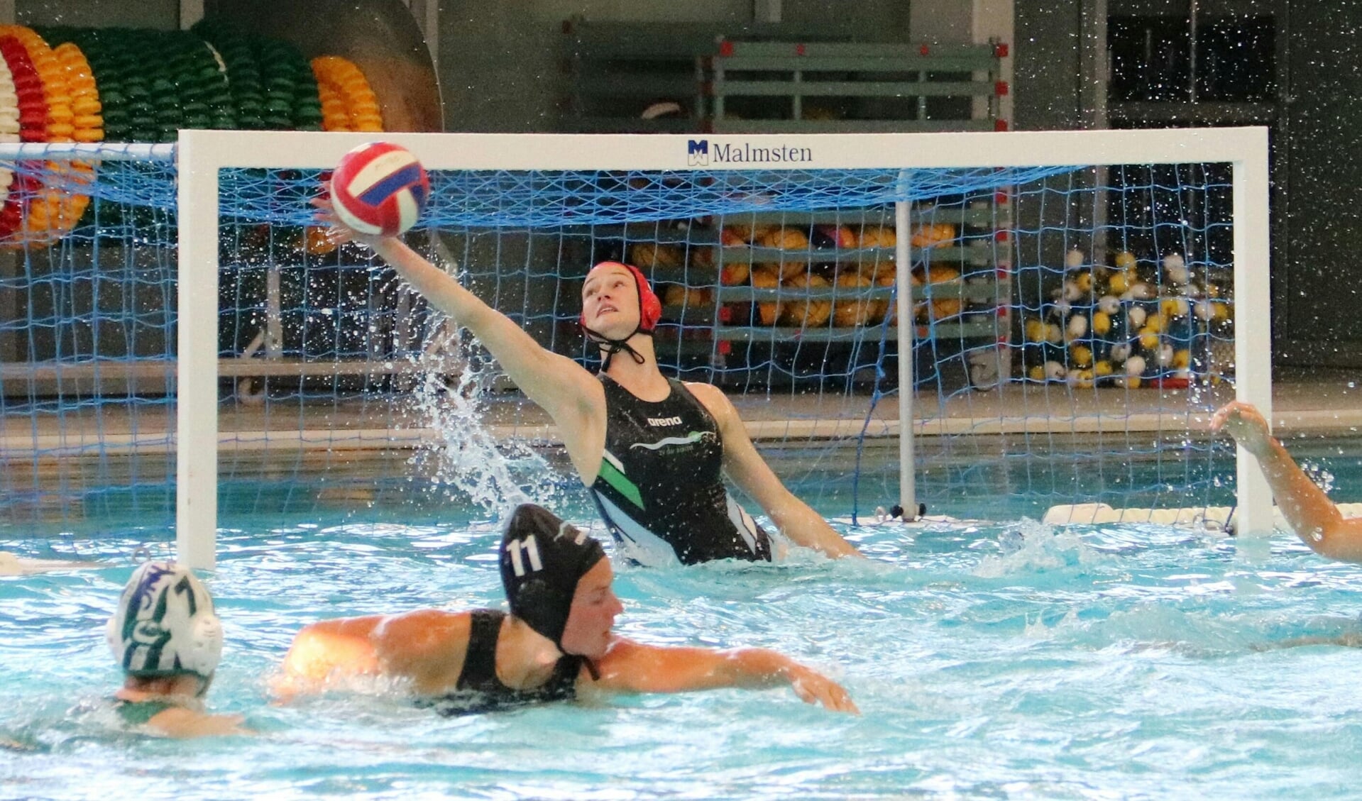 In de kwartfinale moesten de Nederlandse waterpolodames een onverwachte 12-13 nederlaag slikken tegen Hongarije. 