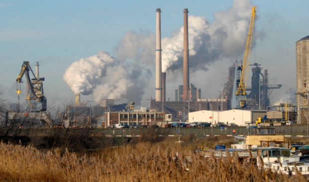 <p>De luchtkwaliteit in de IJmond staat onder druk.</p>