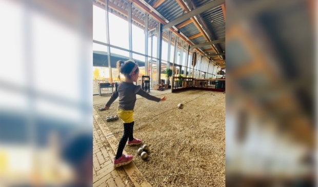 Bij Mooie Boules in Haarlem kun je je prima een hele middag vermaken met kinderen!