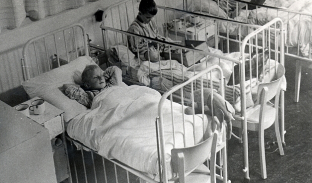 <p>De kinderafdeling in het Stadsziekenhuis 1944-1945. </p>