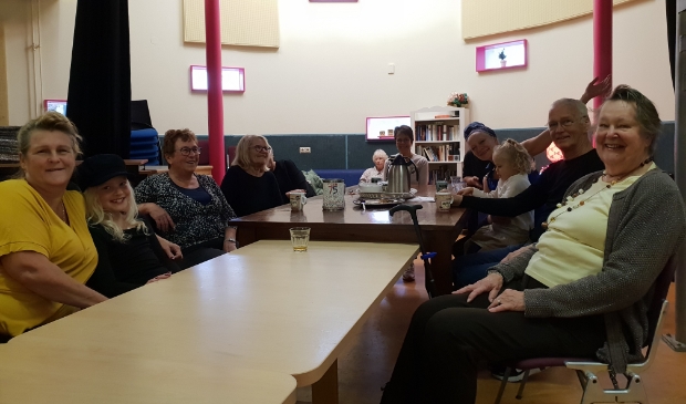 <p>De koffie-ochtend is weer begonnen.</p>
