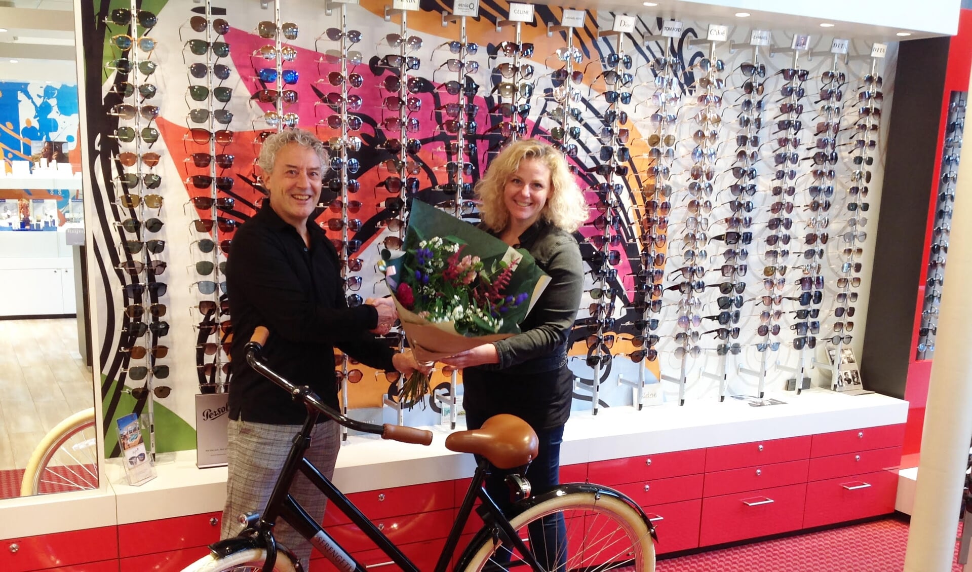 Saskia Bezuijen is de gelukkige winnaar van een fiets.