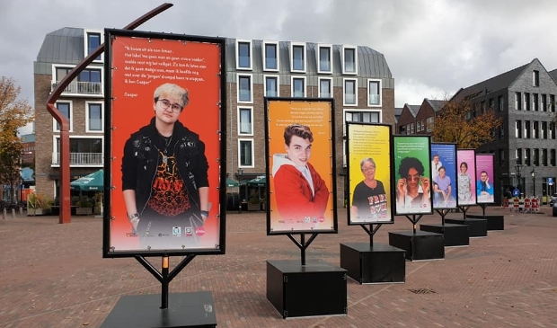<p>De fototentoonstelling 'Pride' is tot 18 oktober te zien op de Paardenmarkt.</p>