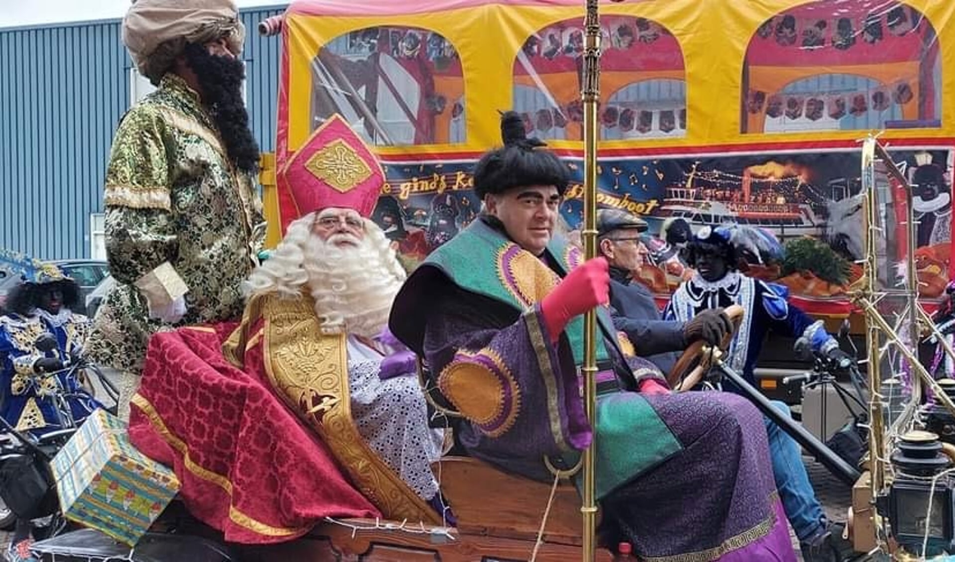 Sinterklaas had stiekem een intocht gepland in Volendam.