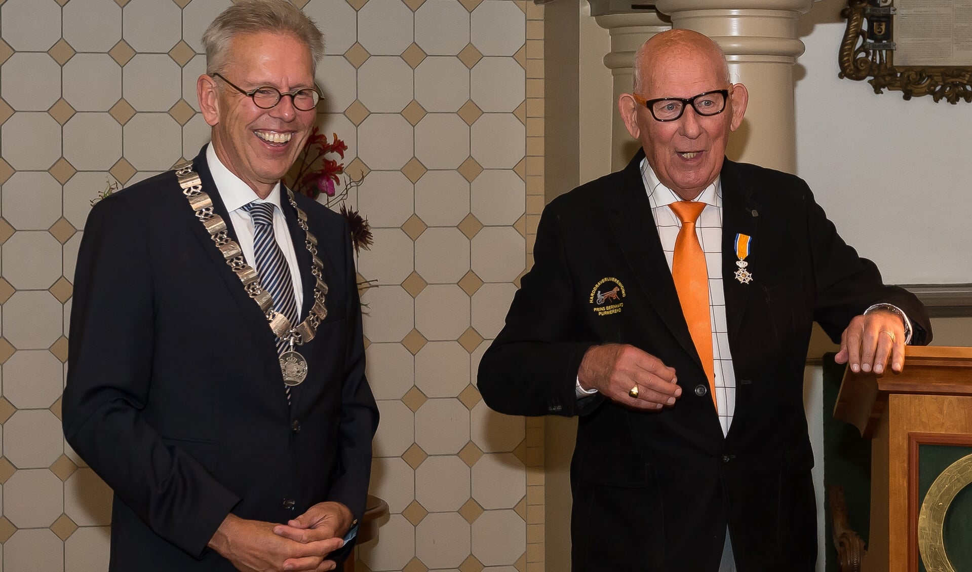 Apetrots was Jan toen hij in 2018 van de burgemeester een Koninklijke Onderscheiding kreeg opgespeld.