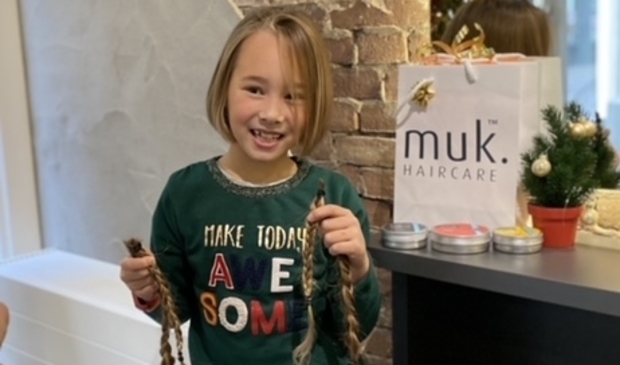<p>Kortgeknipt voor een goed doel.</p>