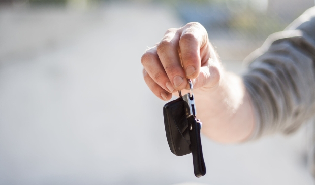 <p>Op zoek naar een nieuwe auto.</p>