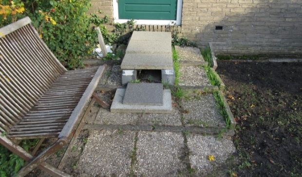 <p>Het onveilige stoepje.</p>