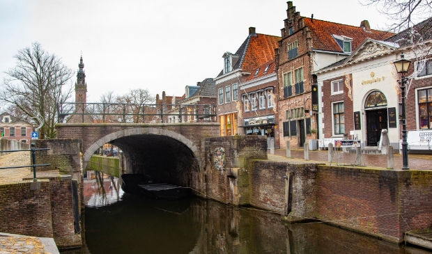 <p>Momenteel staan er hekken bij De Dam omdat het niet veilig is daar te lopen. </p>